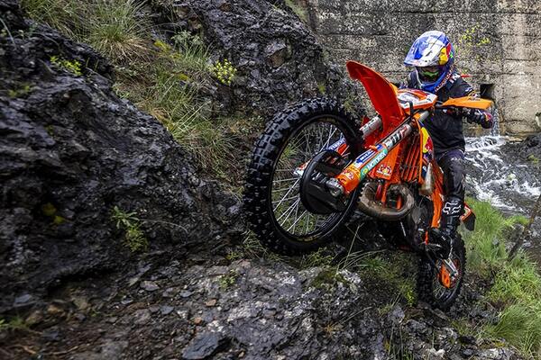 A Real Hard Enduro Thriller on Day 1 of the Xross Rally 