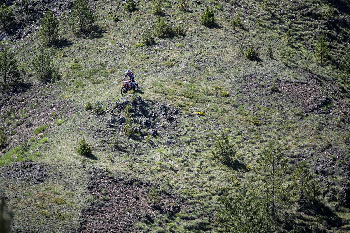 CALLING THE VOLUNTEERS: LET'S RIDE AND CLEAN MOUNTAINS
