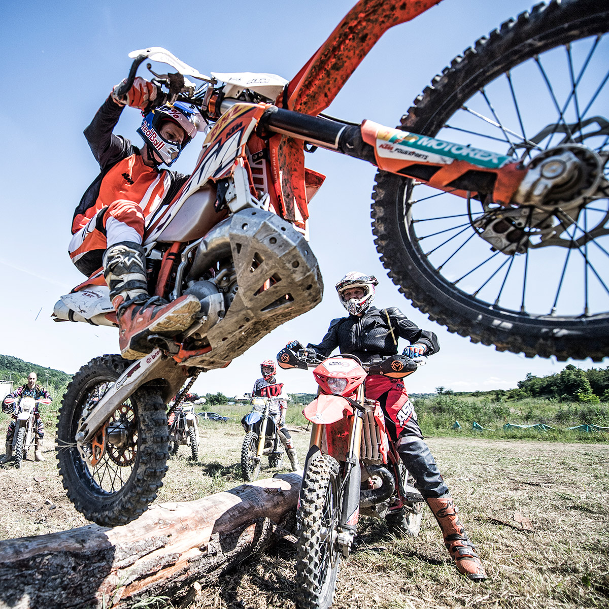 CHRIS BIRCH SHARED PURE ENDURO KNOWLEDGE WITH RIDERS IN SERBIA