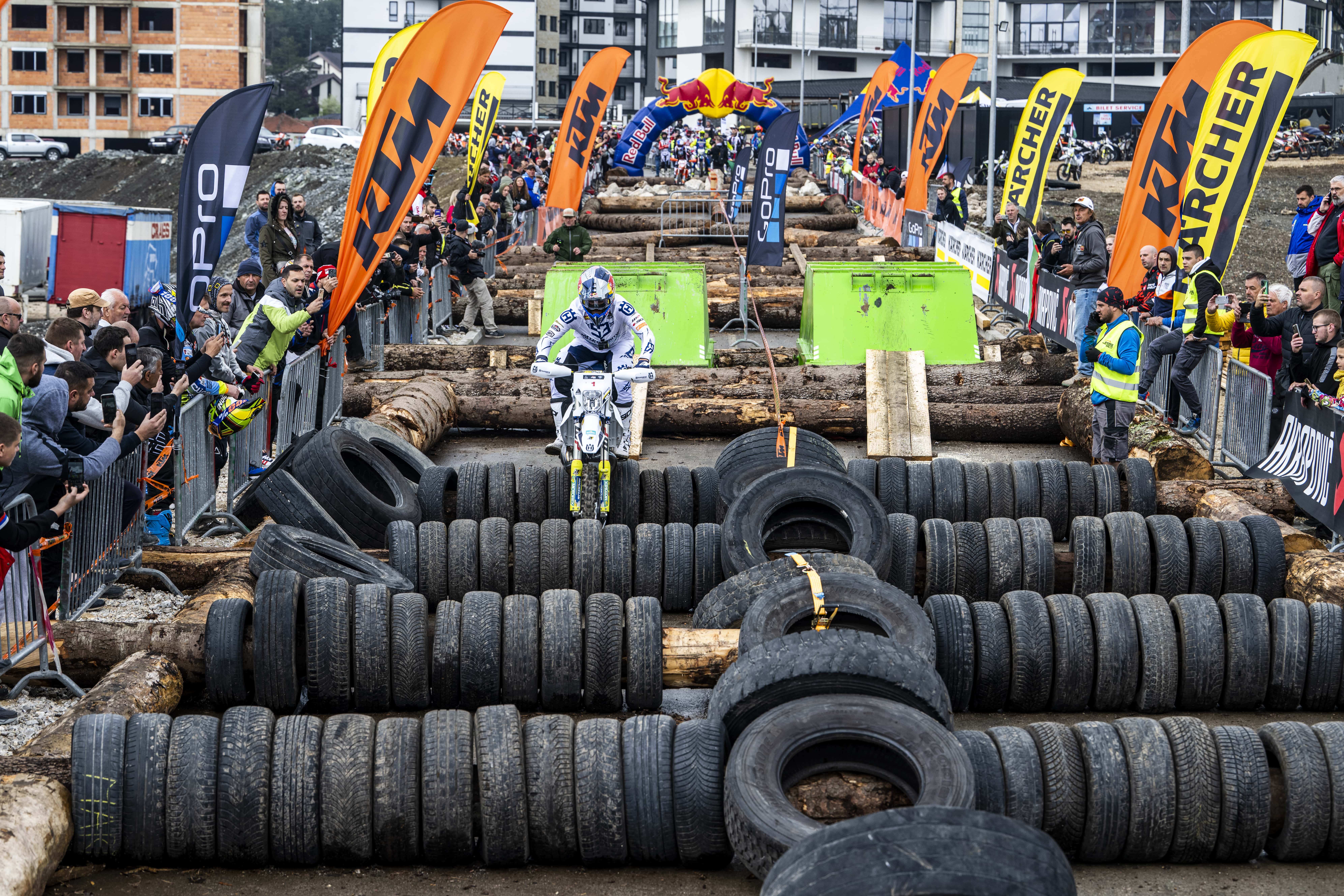 Počeo Xross Reli na Zlatiboru: Bili Bolt leteo na Akrapovic Straight Rhythm